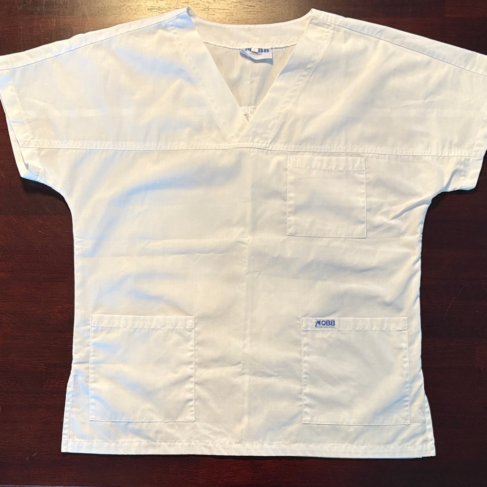 Mobb White Scrub Top S